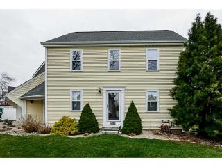 211 Wood Hill Rd, South Kingstown, RI 02882-4064