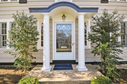 54 Oakdale Rd, Stamford, CT 06906-1421