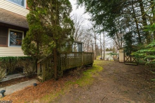 83 Voit Ave, Lincoln Park NJ  07035-1039 exterior