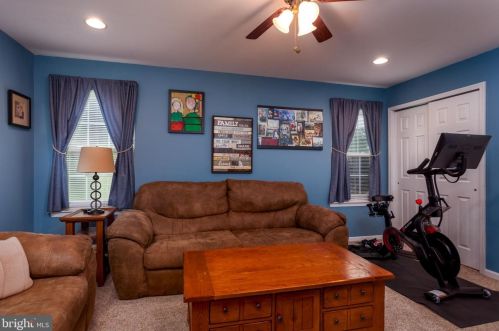 403 Stratford Ct, Lansdale PA  19446-6374 exterior