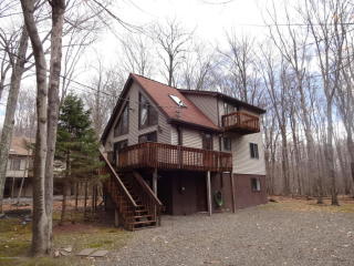 70 Sunset Dr, Gouldsboro, PA 18424-8883