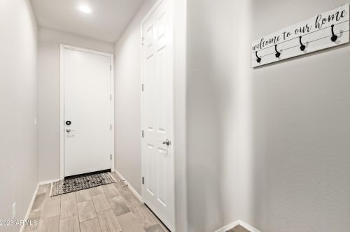 4009 79th Dr, Phoenix AZ  85043-3502 exterior