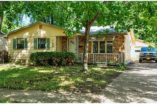 105 Grant St, Ankeny, IA 50021-1805