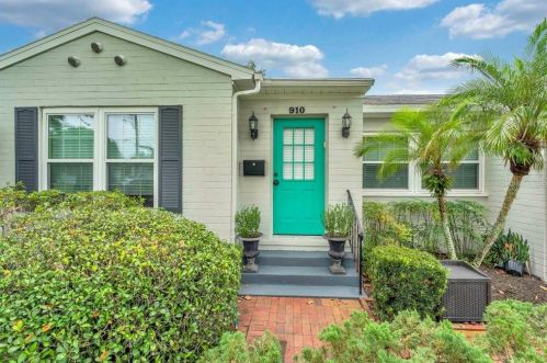 910 Silver Dr, Orlando, FL 32804-3626