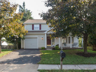 306 Samantha Dr, Dulles VA  exterior