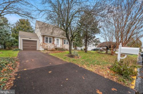 817 Oak St, Limerick, PA 19468-1521