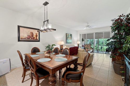 680 Luisa Ln, Naples, FL 34104-9428