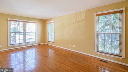 312 Hedgestone Ter, Leesburg VA  20176-4842 exterior