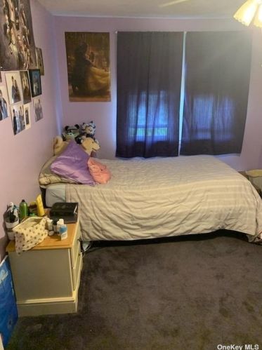 1233 5th St, Babylon NY  11704-4535 exterior