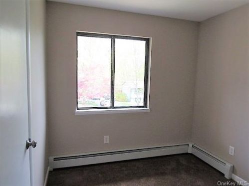 28 Raker Rd, Poughkeepsie NY  12603-5632 exterior