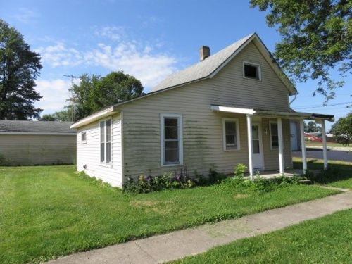 93 Railroad St, Blountsville, IN 47354-9257