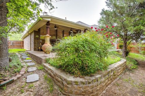 1517 Shadywood Ln, Lewisville TX  75028-4294 exterior