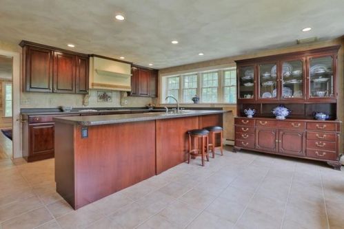 5 Old Bare Hill Rd, Boxford, MA 01921-1839