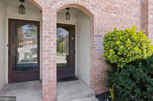 1004 Stonybrook Dr, Norristown, PA 19403-2740