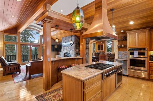 14115 Ski Slope Way, Truckee CA  96161-7030 exterior