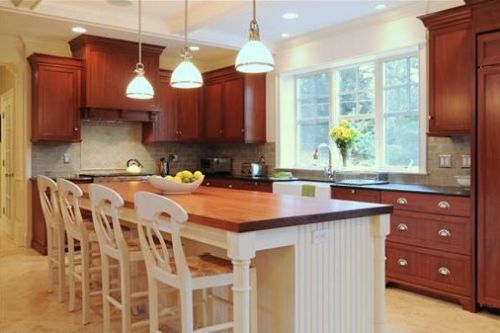 8 Valentine Ct, Lincoln, RI 02865-3854