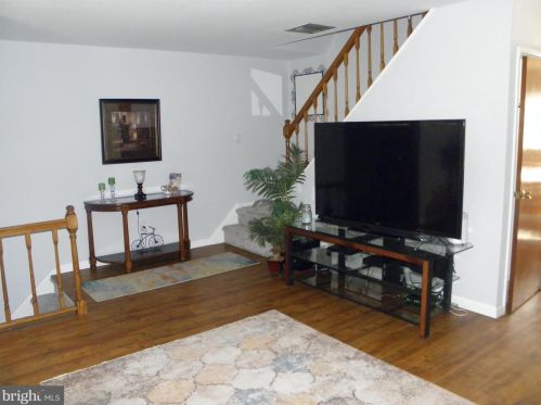 11008 Keswick Rd, Philadelphia PA  19154-4137 exterior