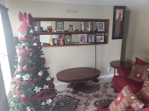 2104 Worthington Rd, West Palm Beach, FL 33409-6442