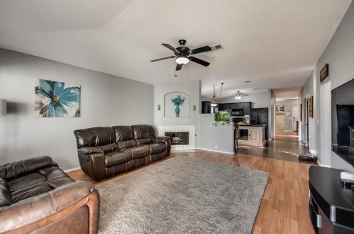 1013 Greenbend Dr, Denton TX  76210-8677 exterior