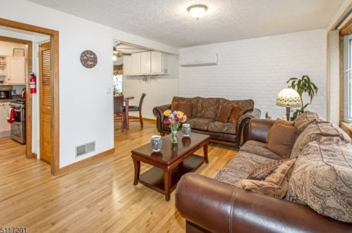 992 Milton Blvd, Rahway, NJ 07065-1734