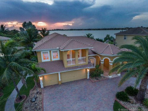 2374 185th Ave, Hollywood, FL 33029-5909