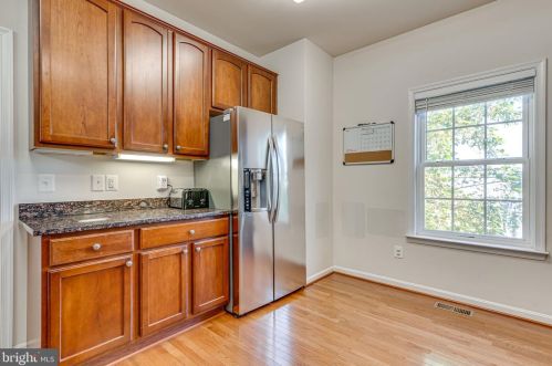 2998 Chinkapin Oak Ln, Woodbridge VA  22191-7514 exterior