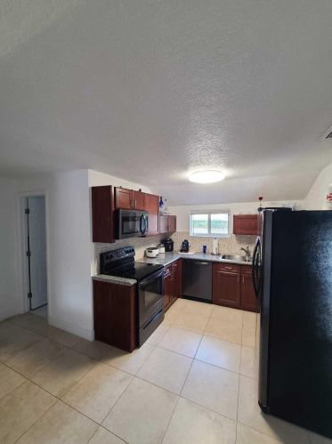 4903 Australian Ave, West Palm Beach FL  33407-2309 exterior