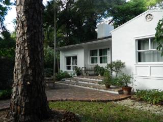 3701 Kumquat Ave, Miami, FL 33133-5607