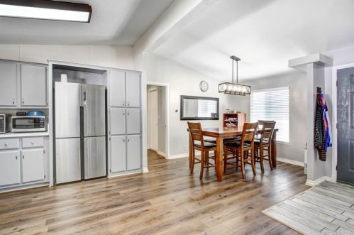 31921 Emerald Ln, Santa Clarita CA  91384-3102 exterior
