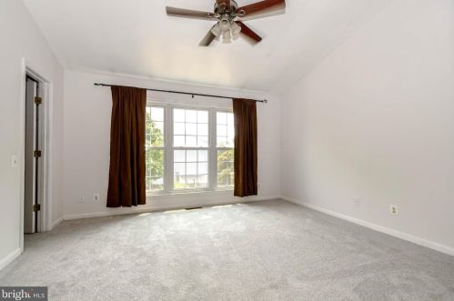 350 Hedgestone Ter, Leesburg VA 20176-4871 exterior