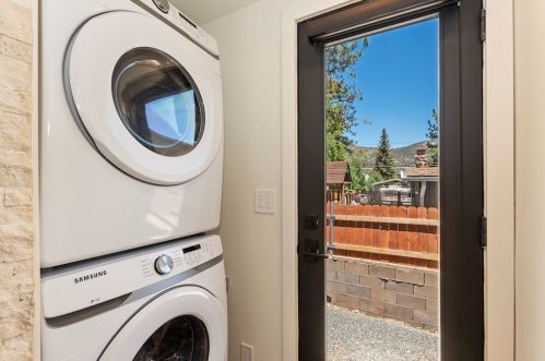 1125 Big Bear Blvd, Big Bear City CA  92314-9277 exterior