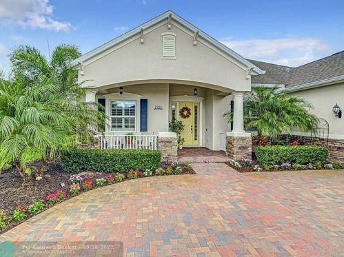 7223 Village Dr, Vero Beach, FL 32966-8734