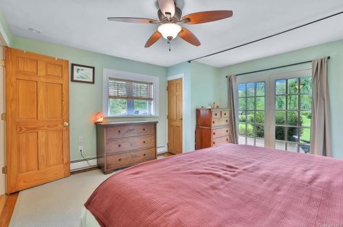 14 Dolfinger Pl, Fishkill NY  12524-2816 exterior