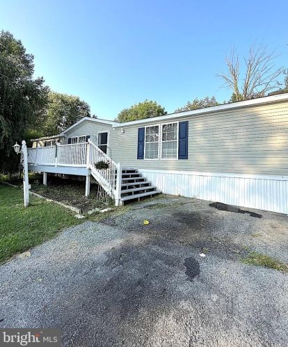 3449 Cougar Cir, Orefield, PA 18069-2106