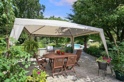 5 Augusta Pl, White Plains NY  10603-1901 exterior