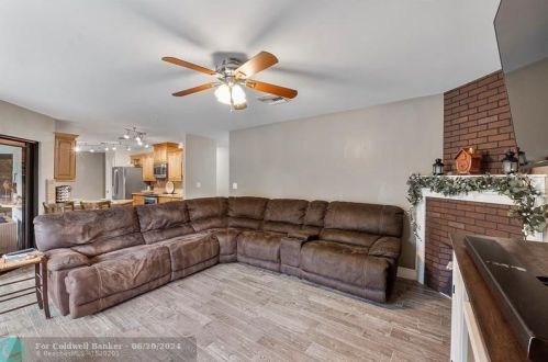 21044 Shady Vis Ln, Boca Raton FL  33428-1156 exterior