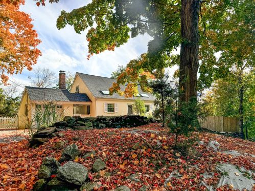 14 Long Lots Rd, Westport, CT 06880-3824