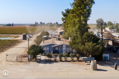 15414 Cuda Dr, Bakersfield CA  93307-9279 exterior