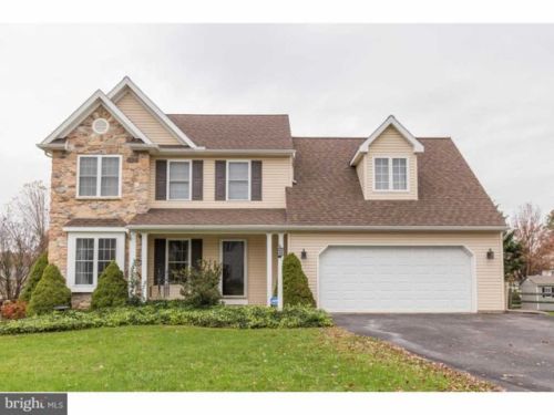 805 7th Ave, Parkesburg, PA 19365-1357