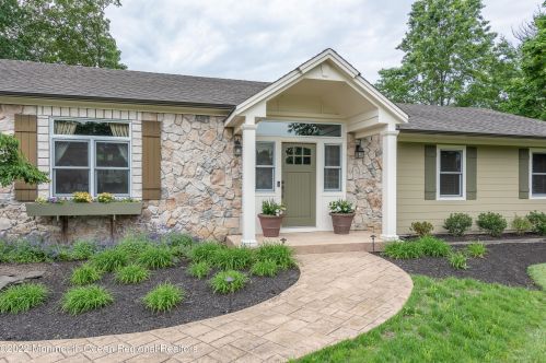 11 Sharon Dr, Tinton Falls, NJ 07712-3706