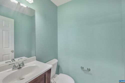 27 Bearwood Dr, Bybee VA  22963-2843 exterior