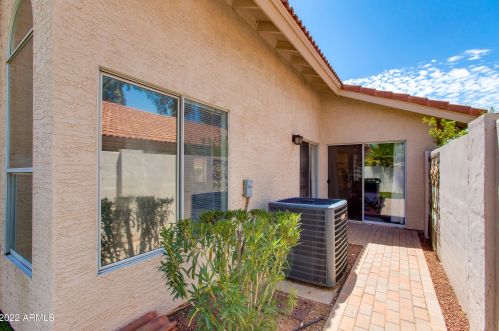 8812 Riviera Dr, Scottsdale AZ  85260-5814 exterior