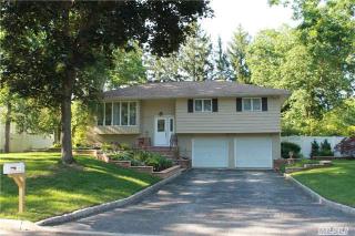 25 Glenwood Dr, Hauppauge, NY 11788-1004