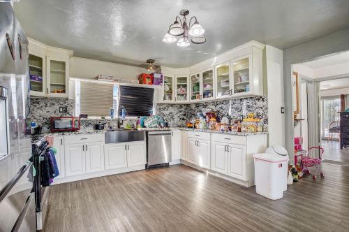 1725 96 Ave, Oakland CA  94603-1909 exterior