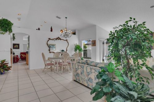 18806 24th Ct, Hollywood FL  33029-5354 exterior