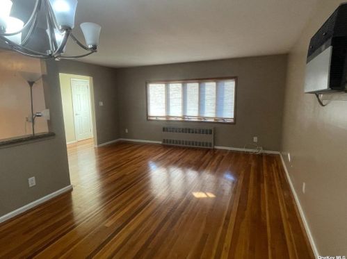 1765 Interlake Dr, North Wantagh, NY 11793-3503