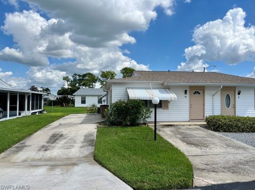 10 Dawn Flower Cir, Lehigh Acres, FL 33936-7301