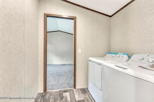 87 Herman Blvd, Hazlet NJ  07730-1547 exterior