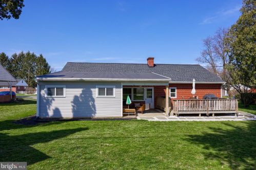 90 Stanley Ave, Landisville PA  17538-1023 exterior