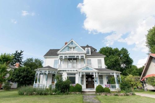 122 Main St, Johnstown, OH 43031-1227